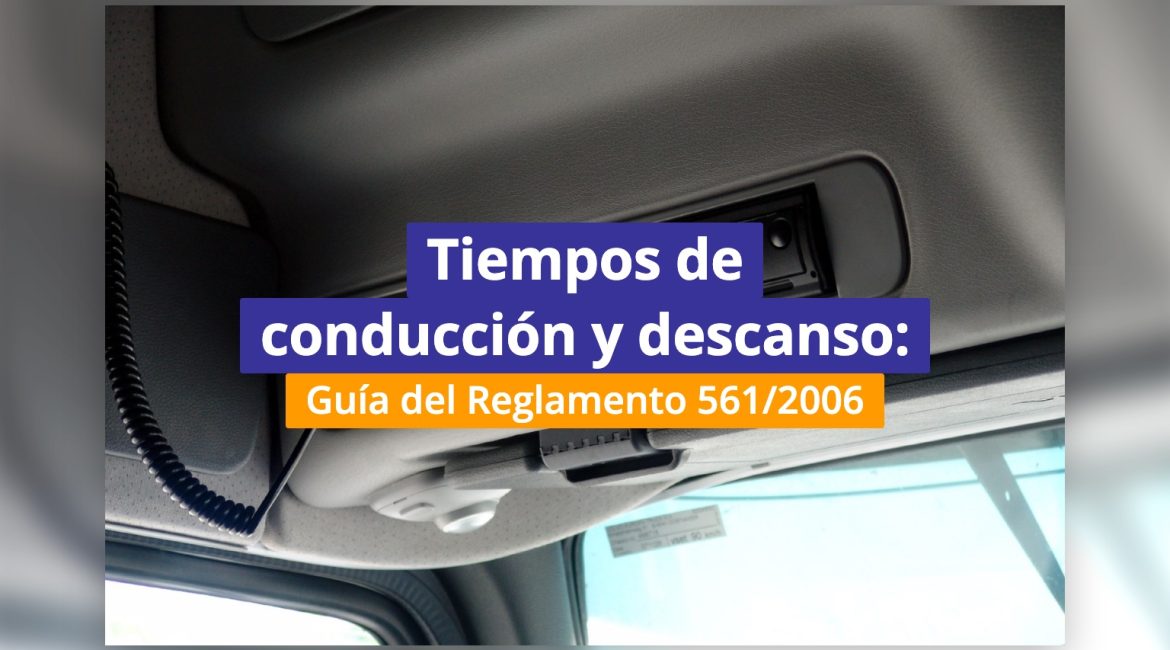 Tacógrafo digital instalado en el techo de la cabina de un camión